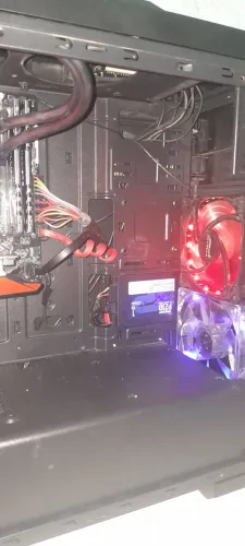 VENDO GABINETE DE PC GAMER + CONTROLE DE PS4