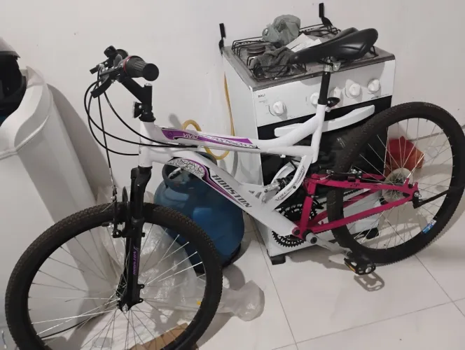 uma bicicleta da marca Houston, modelo Vivid : aceito propostas decentes!!