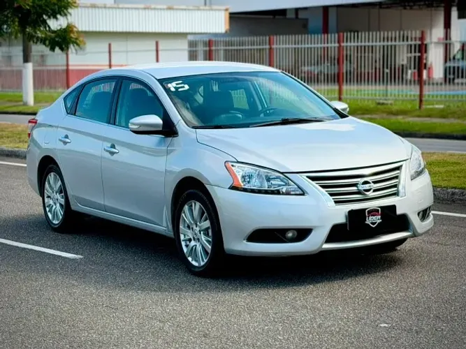 Nissan Sentra SL 2.0/ 2.0 Flex Fuel 16V Aut. 2015