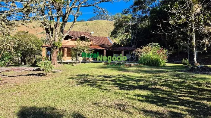 SÍTIO FORMADO EM LOCAL RESERVADO EM PIQUETE-SP
