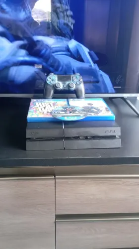 Ps4 com 3 jogos