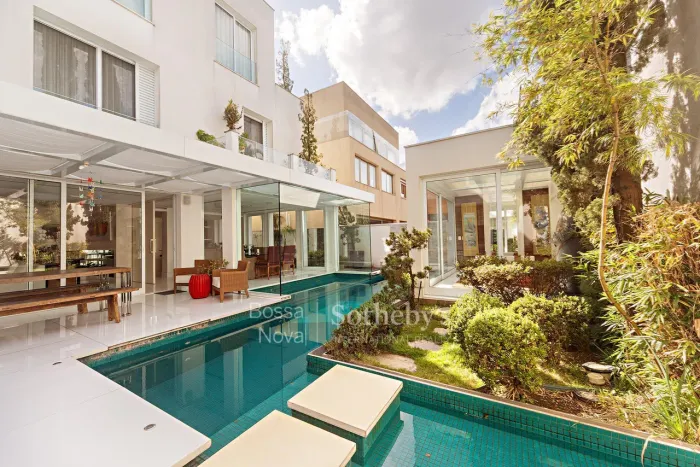 Casa com rooftop em condomínio com quadra de tênis no Jardim Paulistano