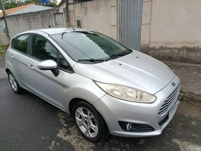 Ford Fiesta 1.6 16V Flex Aut. 5P 2014