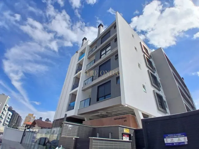 Apartamento com 2 quartos no bairro Trindade, Florianópolis.