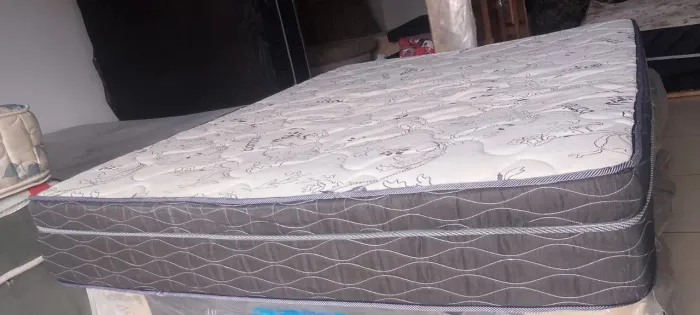 Colchão casal de mola ensacada (Entrega Grátis)