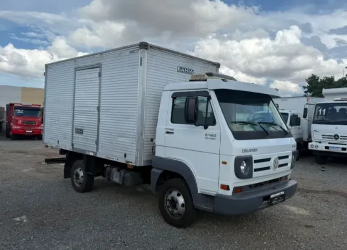 VOLKSWAGEN 5-140 2010 BAU