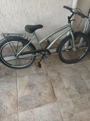 Bicicleta aro 24 cinza ?
