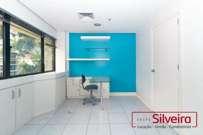 Sala à venda no Wall Street Professional Center