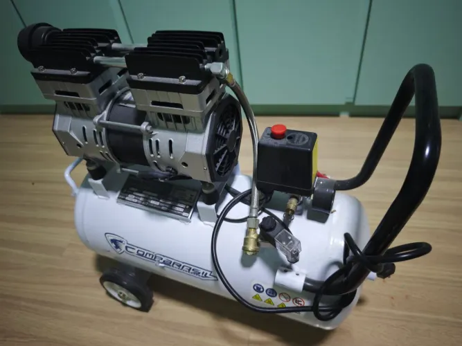 Compressor de Ar CompBrasil Óleo 25L 6pcm 220v - Comp-750-25L