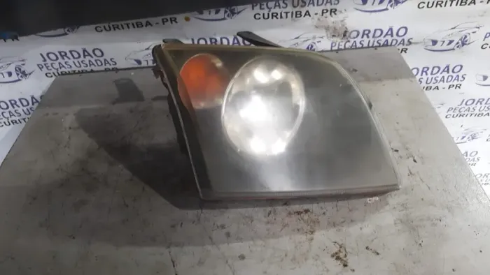 Farol lado direito Ecosport ano 2006