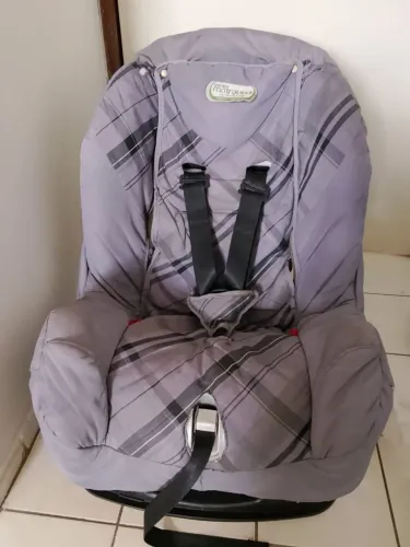 Cadeirinha de elevação para Auto