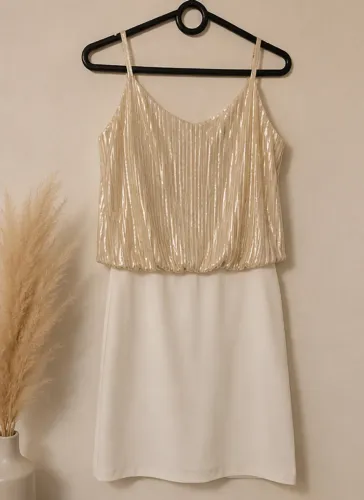 Vestido de alças com brilho champagne | Look elegante