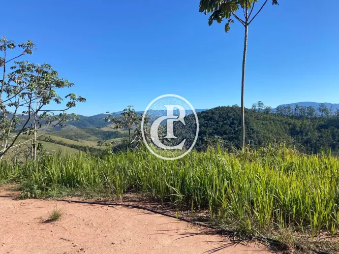 Monteiro lobatoterreno com vista para montanhas!!