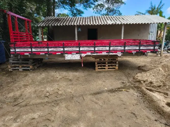 Carroceria semi-novo 3/4