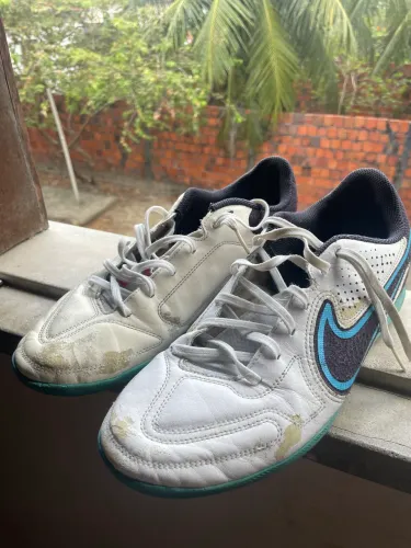 Chuteira futsal Nike Tiempo 9