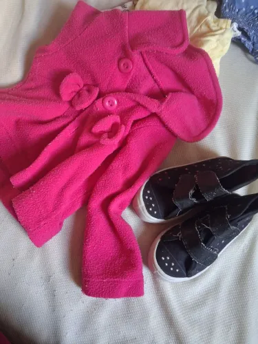 ROUPAS MENINA DOAÇÃO TAMANHOS VARIADOS 6M / 10M / 12M