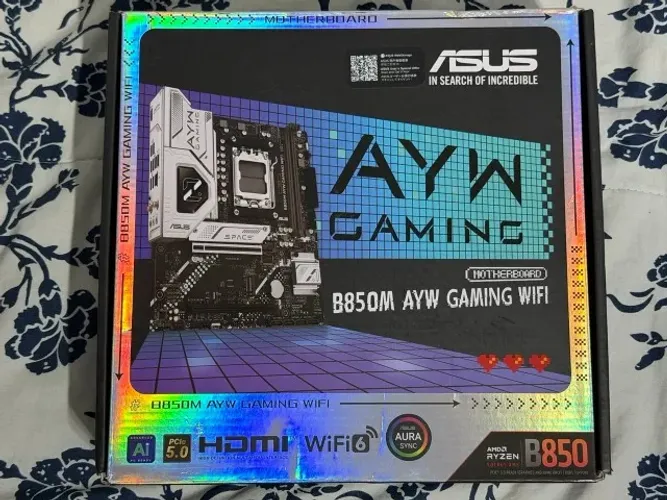 ASUS B850M AYW Gaming - PCIe 5.0 WiFi AM5 DDR5 Wi-Fi 6 - Muito Nova - Placa mãe AMD