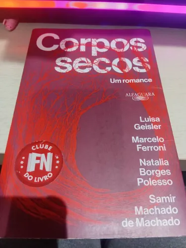 Livro Corpos Secos
