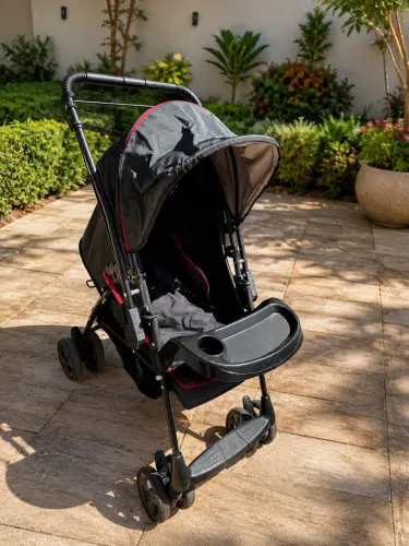 CARRINHO DE BEBÊ + BEBÊ CONFORTO