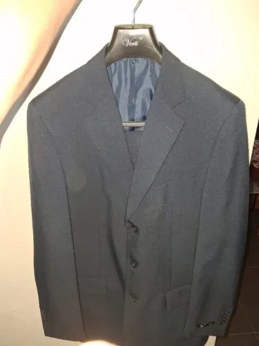 Kit 4 Ternos/Costumes Masculinos (Tamanhos 48/42) + Capas Protetoras