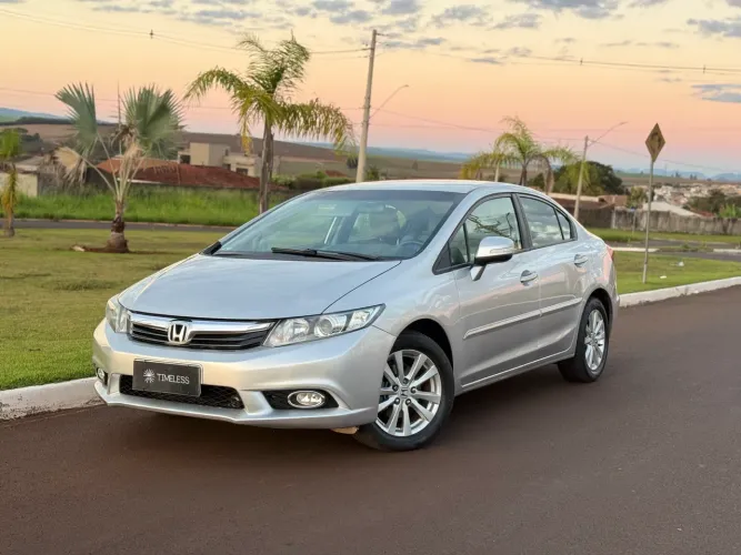 Honda Civic Sedan LXR 2.0 Flexone 16V Aut. 4P 2014