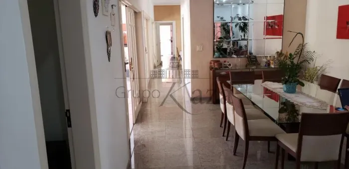 Casa Condomínio em Jacareí