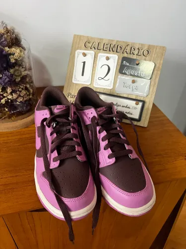 Tênis Nike dunk low Gs