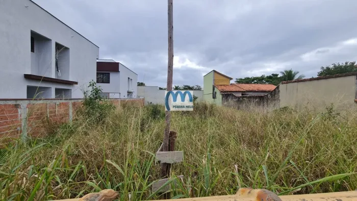 Vendo terreno Multifamiliar todo murado, 440.00M2, 500mts da praia.
