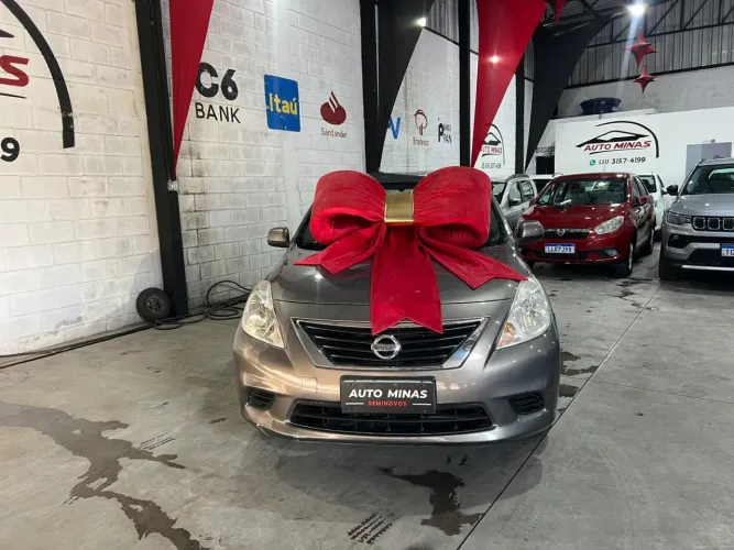 Nissan Versa SV 1.6 16V Flexstart 4P Mec. 2013