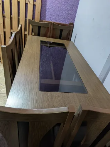 Mesa de Jantar Moderna com Vidro Temperado Fumê + 6 Cadeiras Estofadas