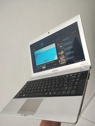 Notebook Samsung core i5 , 6 de ram com bateria boa. Entrego  