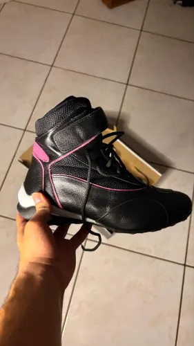 Bota Feminina De Treino Mr. Gutt em Couro Legítimo