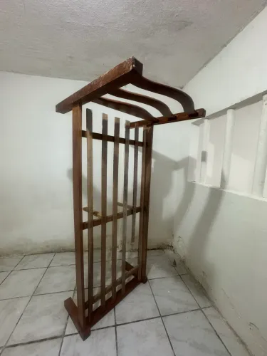 VENDE SE CAMA DE MADEIRA SOLTEIRA + COLCHÃO R$450,00
