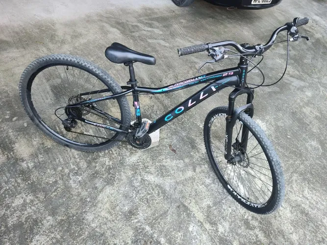 Bike aro 29 freio a disco suspensão 21 velocidades quadro 15pneus bons sem folgas
