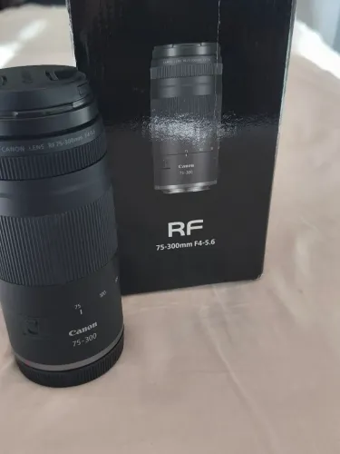 Vendo Lente Canon RF 75-300mm F4-5.6 para câmeras sistema RF