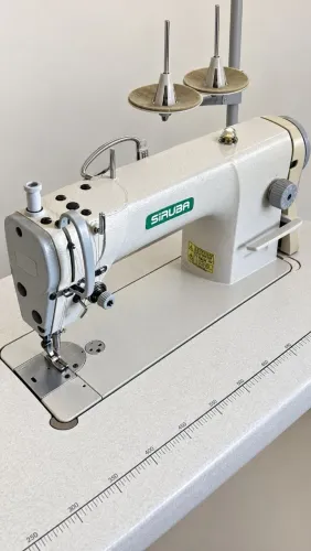 Máquina de costura industrial reta SIRUBA 737K