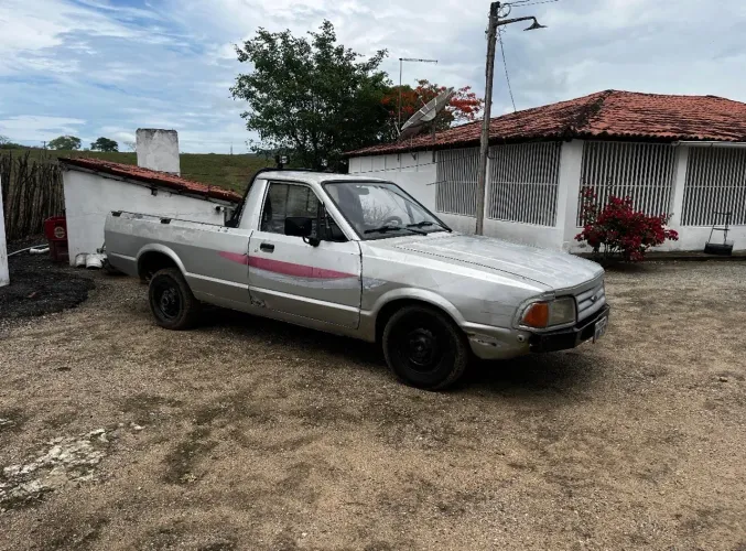 Ford Pampa 4X4 Jeep GL / L 1.6 (álcool) 1991