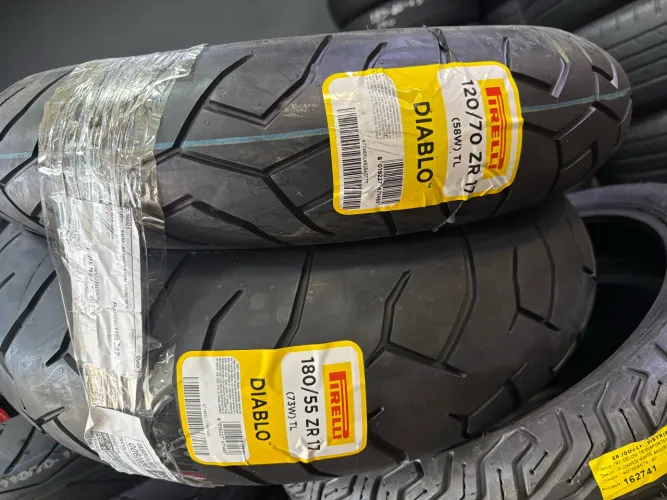 PAR Pneu Hornet Pirelli Diablo NOVO
