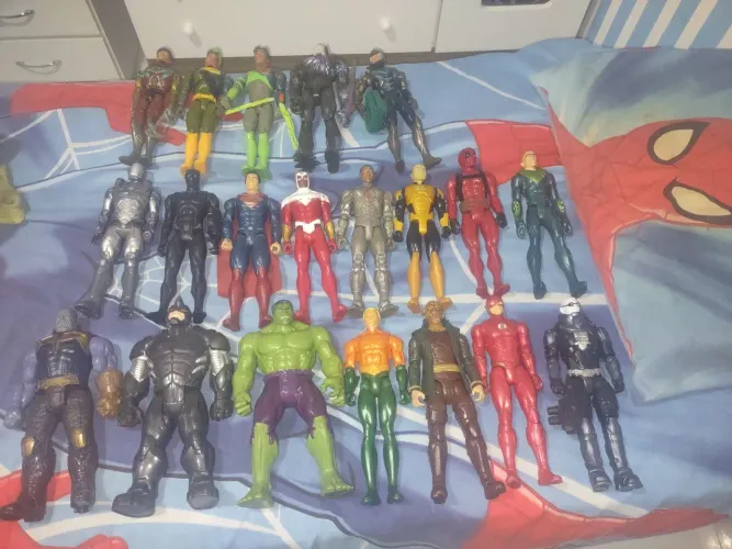 Conjunto de bonecos(preços no privado)