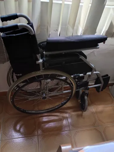 Cadeira de rodas usada em excelente estado
