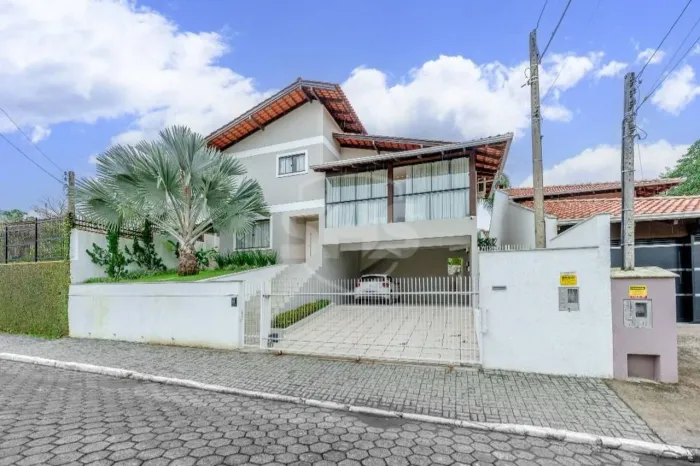 Casa com 3 dormitórios à venda, 223 m² por R$ 2.150.000,00 - Velha - Blumenau/SC