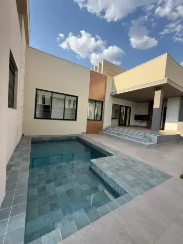 CASA NO VILLA JARDIM kpm