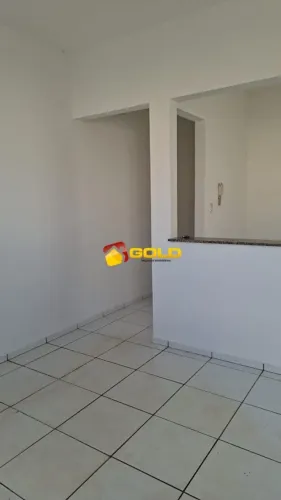 Casa para Venda em Uberlândia, Portal do Vale, 2 dormitórios, 1 banheiro, 1 vaga