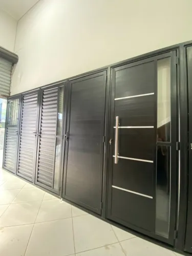 PORTAS DE ALÚMINIO PRETO A PARTIR DE $729,00 - VENDAS EXCLUSIVAS