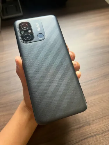 Vendo Xiaomi Redmi 12C com 128GB de armazenamento, funcionando perfeitamente e em ótimo es