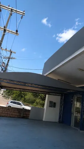 Tenda 6x3m com estrutura de ferro treliçada