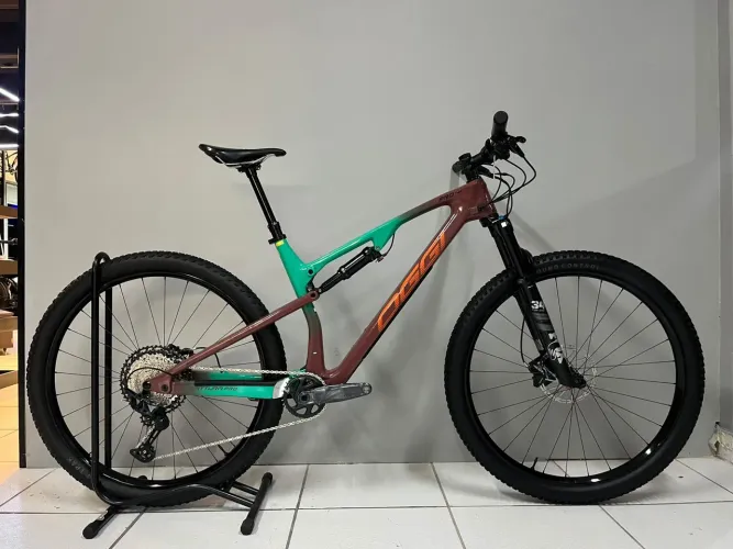 Bicicleta aro 29 OGGI CATTURA PRO  2023 ? CARBONO FULL