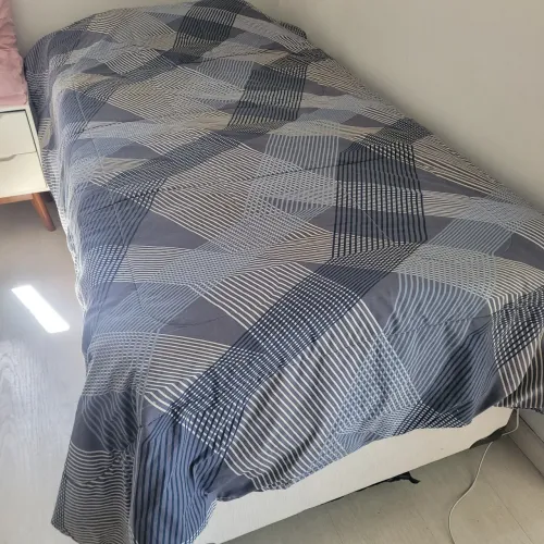Vendo cama box de solteiro com colchão