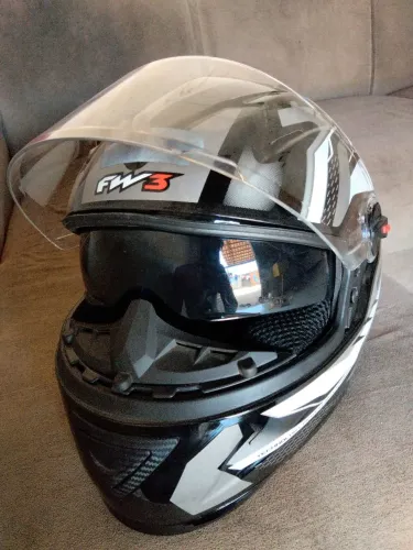 Capacete fw3 grafite semi-novo no precinho ?