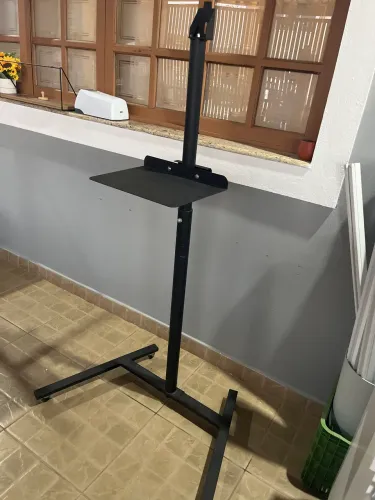 Suporte de Tv com rodinha 